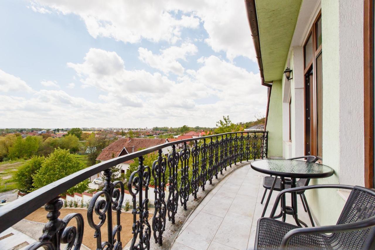 Rya Residence Oradea Exteriör bild