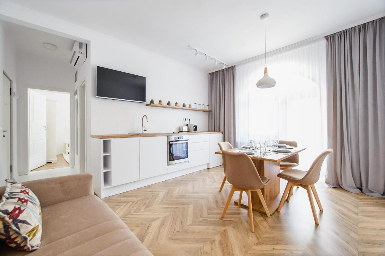 Rya Residence Oradea Exteriör bild