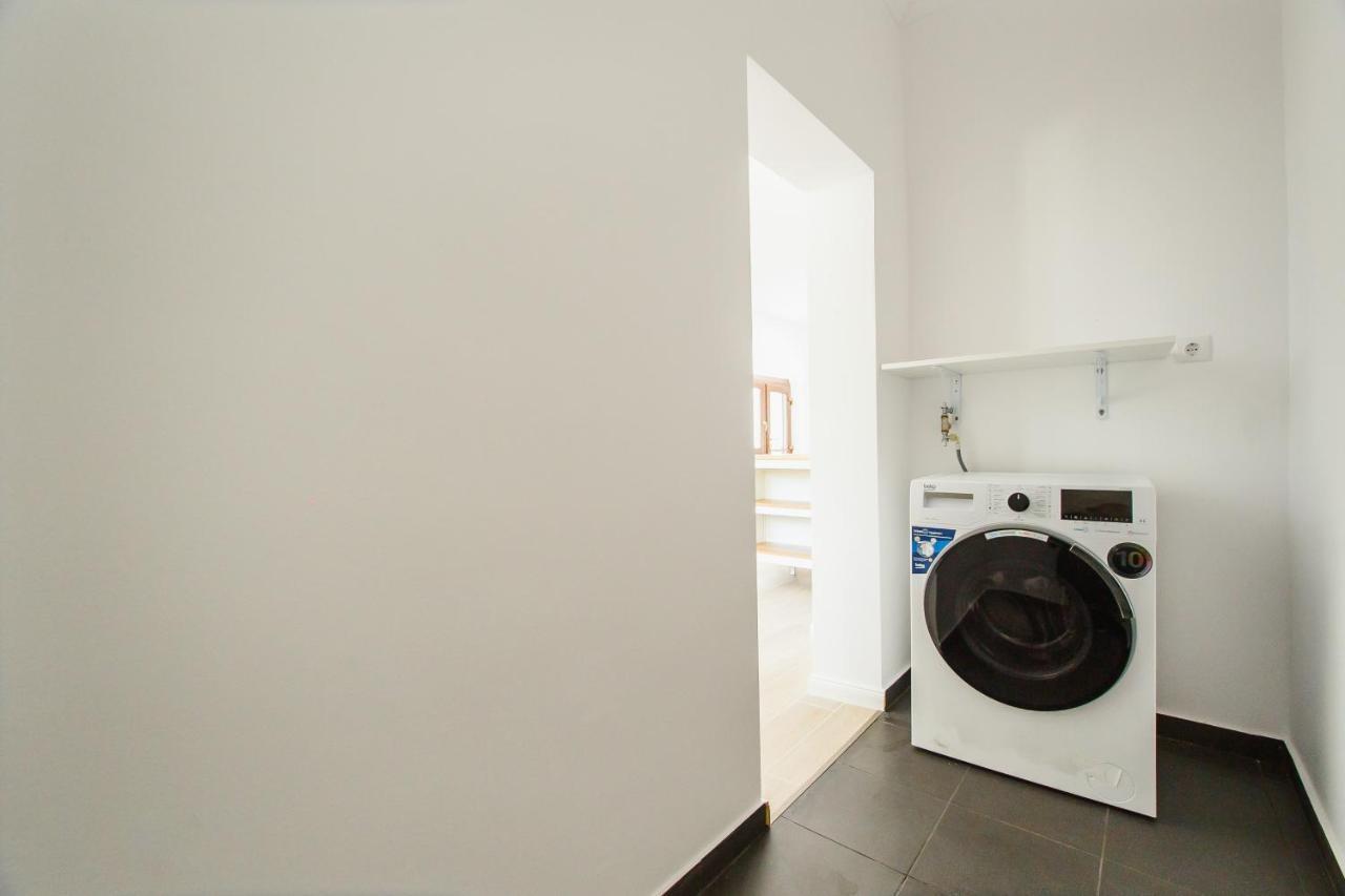 Rya Residence Oradea Exteriör bild