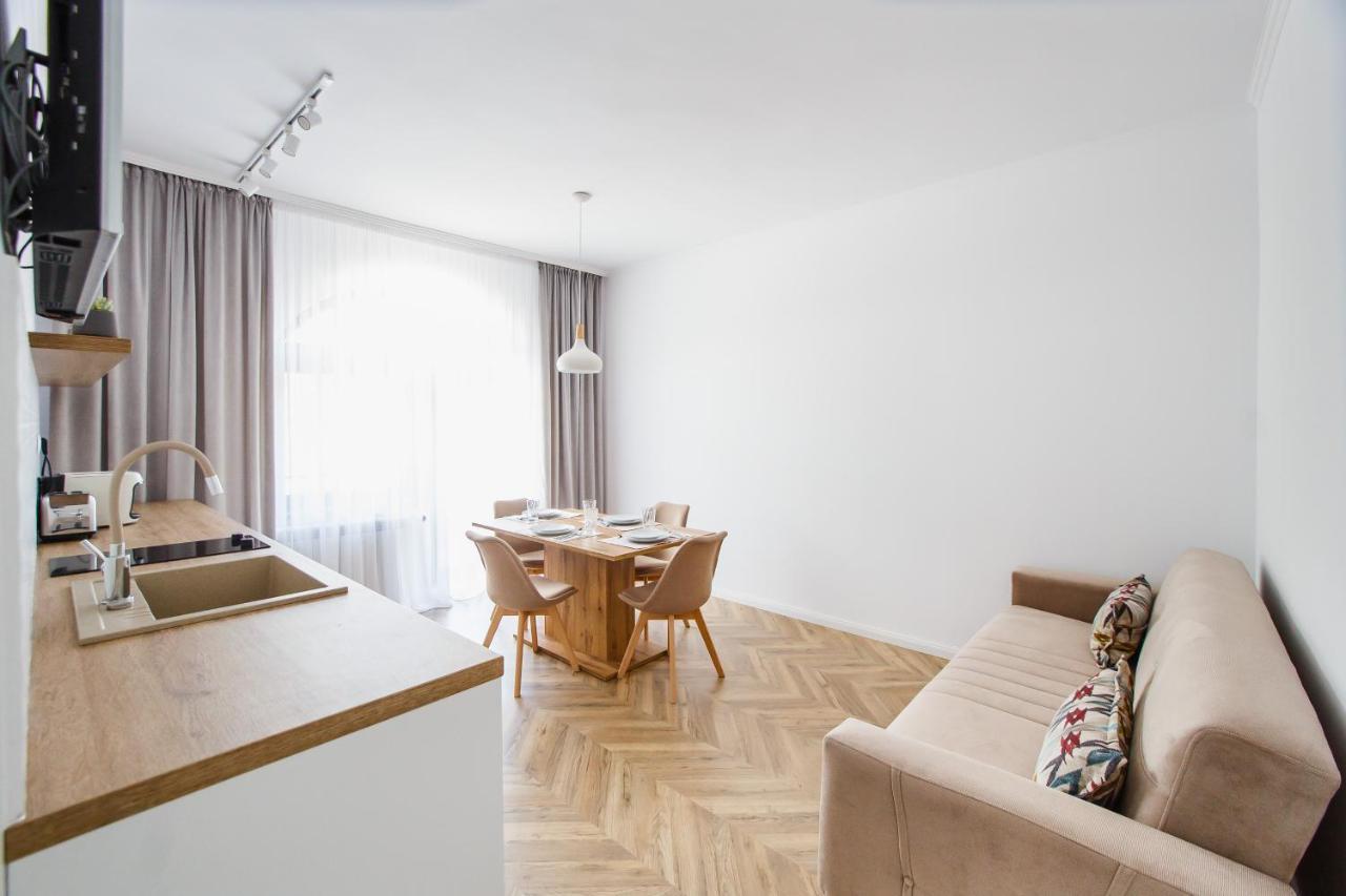 Rya Residence Oradea Exteriör bild
